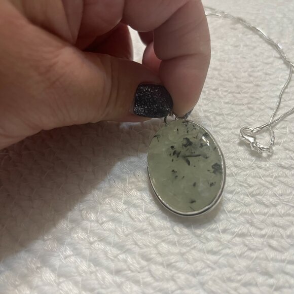 Natural GREEN PREHNITE Handmade Sterling 925 Pendant/Chain #31D - Picture 3 of 3